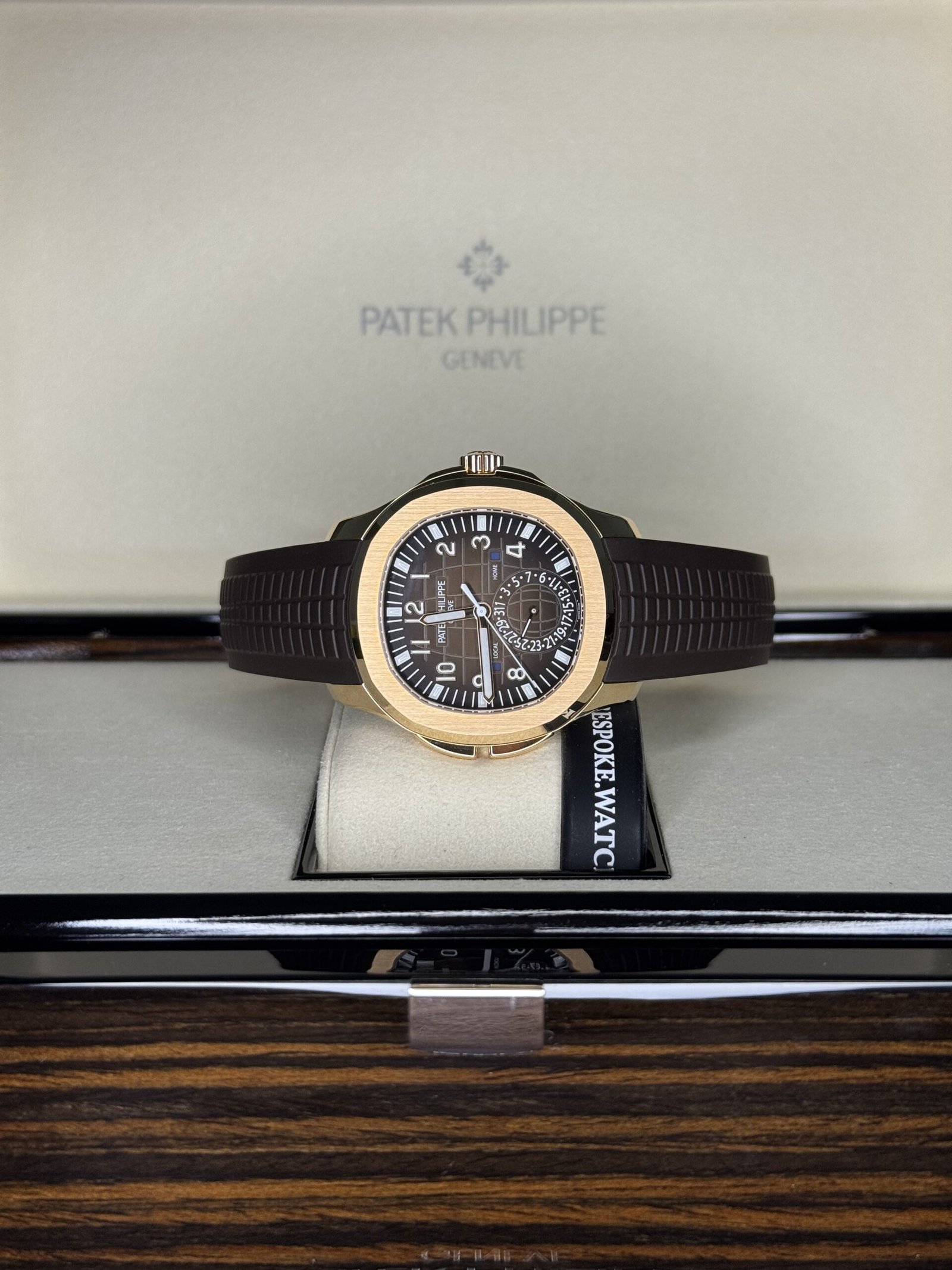 Patek Philippe Aquanaut Travel Time 40.8 - Image 6