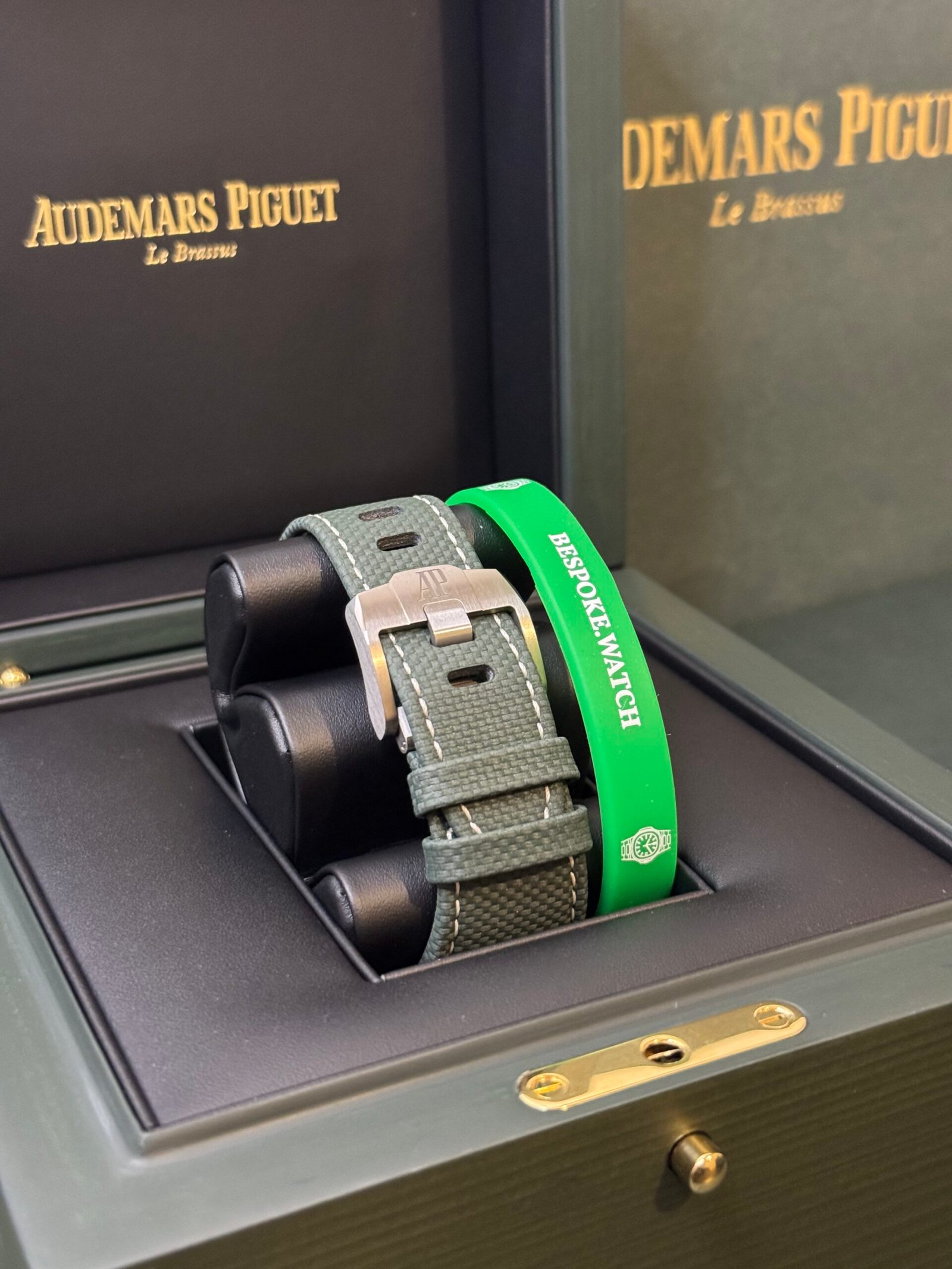 Audemars Piguet Royal Oak Offshore Chronograph 43 «Green Ceramic» - Image 4